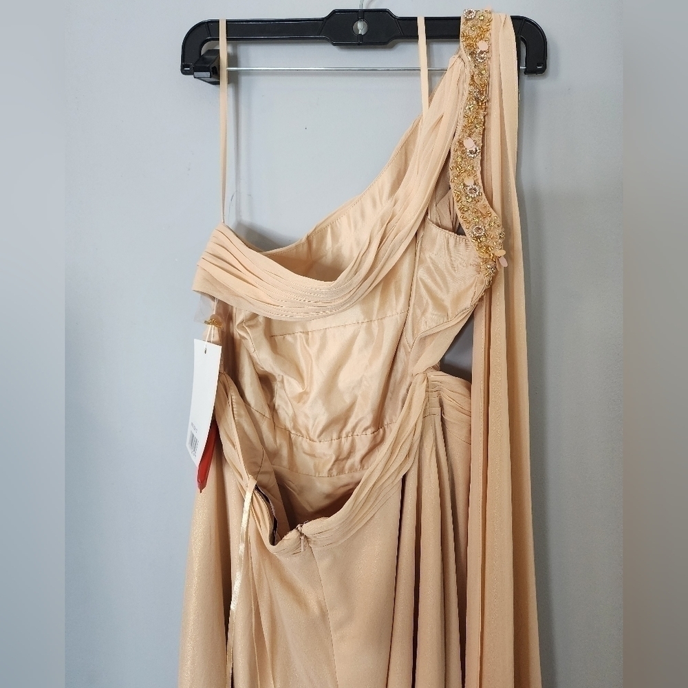 Mac Duggal FLOAT ONE SHOULDER OPEN BACK FLOWY GOWN size 12 (#39) - Picture 7 of 16